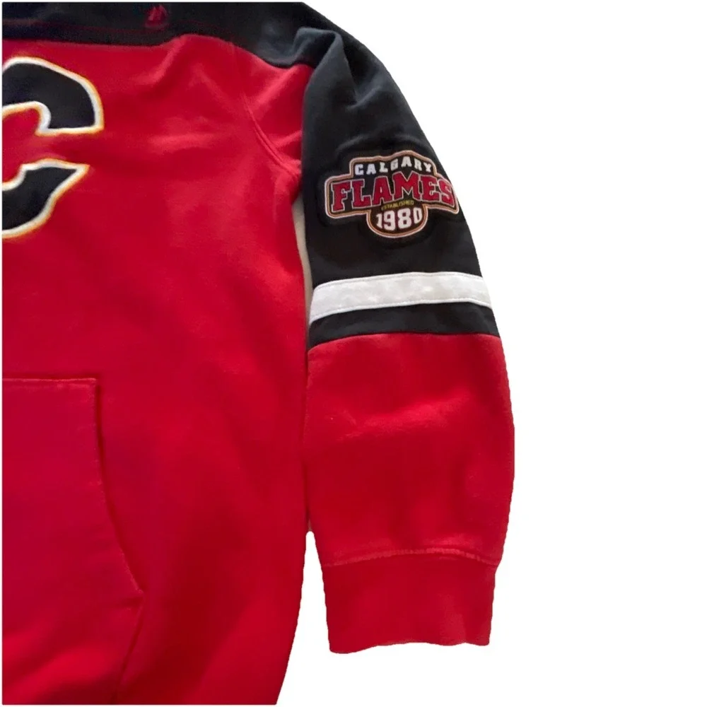 Calgary‎ Flames Youth Majestic Pullover Hoodie XL Size 14 Stitched Logo Red